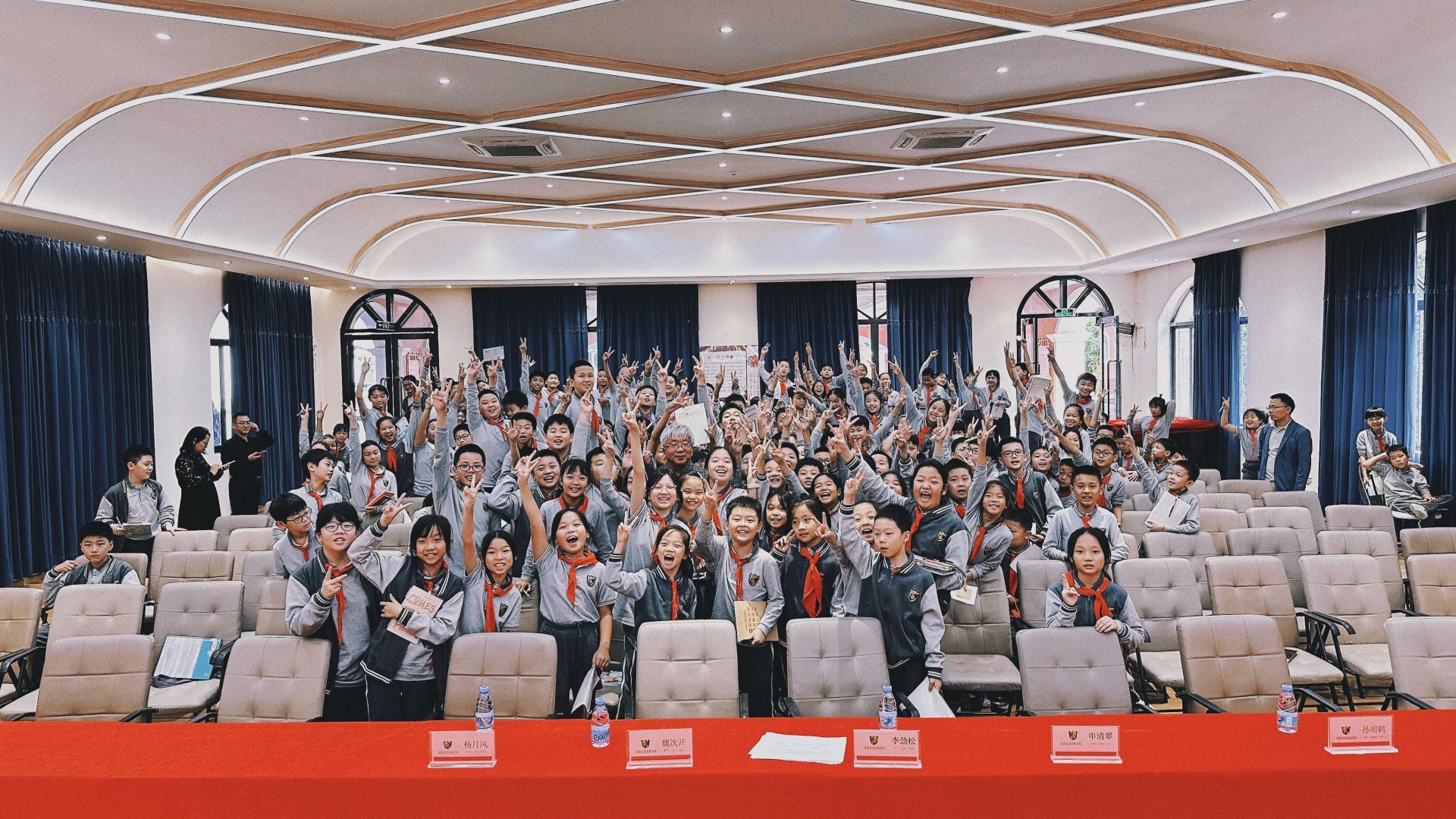 書香潤校園，文心啟未來——深少圖“作家進(jìn)校園”系列活動紀(jì)實(shí)與展望
